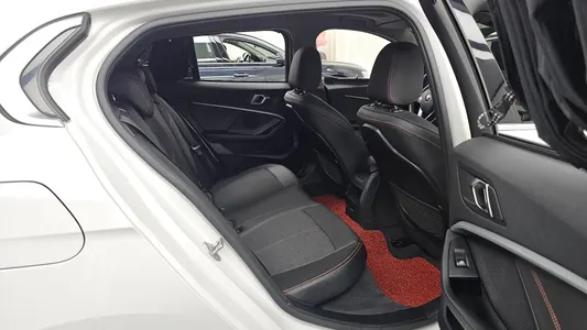 BMW 1 Series (F40) 118d 2021 12