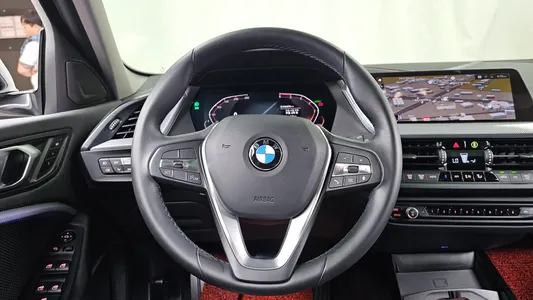 BMW 1 Series (F40) 118d 2021 13