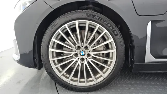 BMW 7 Series (G11) 745Le i 2020 5