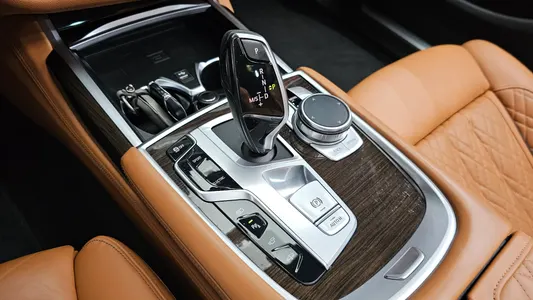 BMW 7 Series (G11) 745Le i 2020 9