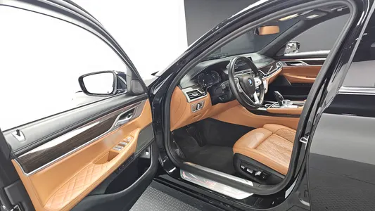 BMW 7 Series (G11) 745Le i 2020 10