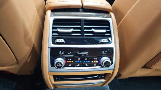 BMW 7 Series (G11) 745Le i 2020 19