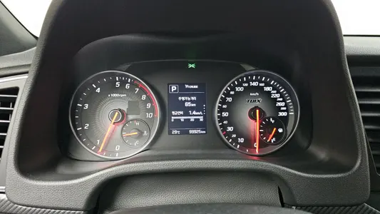 Hyundai AD 1.6 2016 8