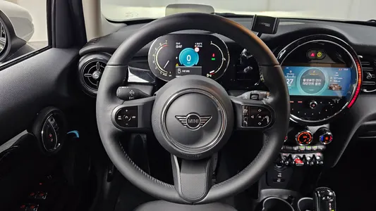 MINI 쿠퍼 5 2023 13
