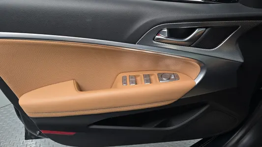 Genesis G70 2.0T 2WD 2021 24