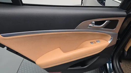 Genesis G70 2.0T 2WD 2021 25