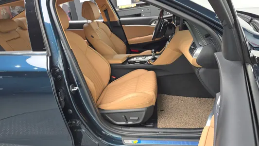 Genesis G70 2.0T 2WD 2021 26