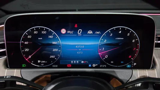 Mercedes-Benz E-Class W214 E300 4MATIC 2025 7