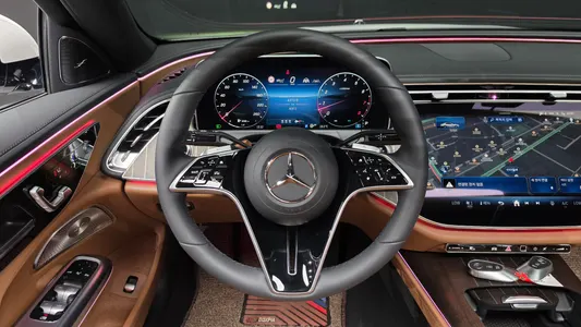 Mercedes-Benz E-Class W214 E300 4MATIC 2025 11