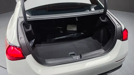 Mercedes-Benz E-Class W214 E300 4MATIC 2025 30