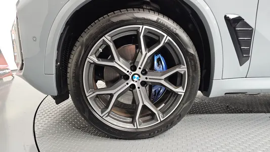 BMW X5 (G05) xDrive 40i M 2026 4