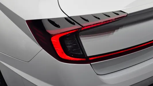 Hyundai (DN8) 2.0 LPG() 2022 23