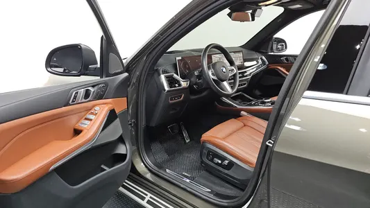 BMW X7 (G07) xDrive 40i M 7 2025 9