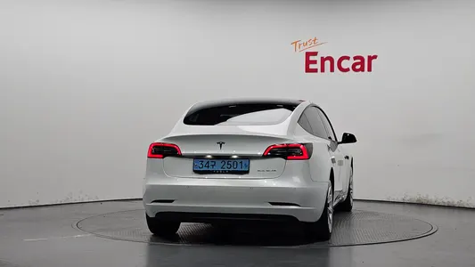Tesla 3 AWD 2021 4