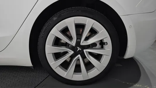 Tesla 3 AWD 2021 22