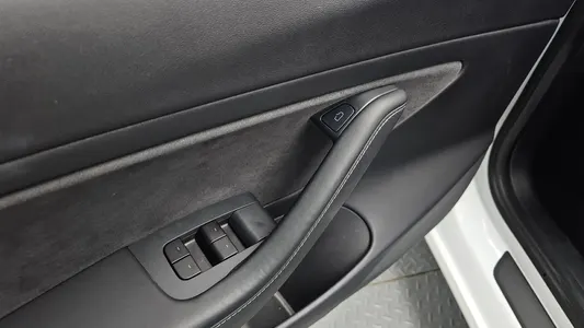 Tesla 3 AWD 2021 29