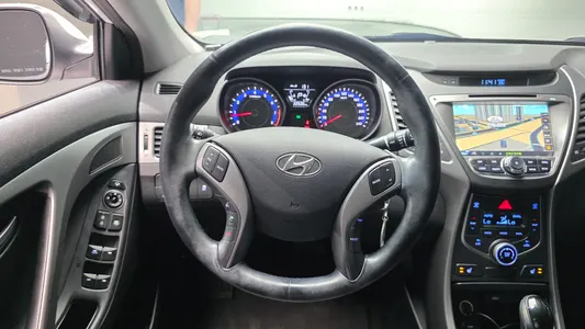 Hyundai 아반떼 1.6 GDi 2014 12