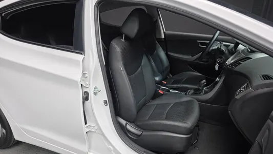 Hyundai 아반떼 1.6 GDi 2014 26