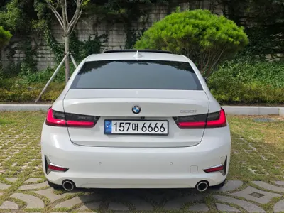 BMW 3 Series (G20) 330i 2019 5