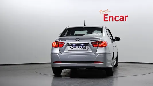 Hyundai 아반떼 하이브리드 HDeIII 2009 4