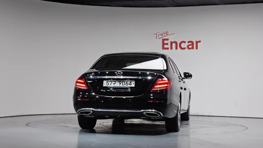 Mercedes-Benz E-Class W213 E300 2017 4