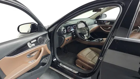 Mercedes-Benz E-Class W213 E300 2017 10