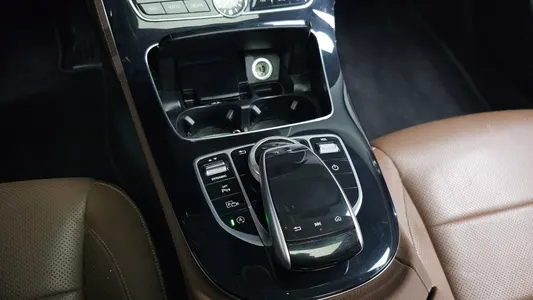 Mercedes-Benz E-Class W213 E300 2017 28