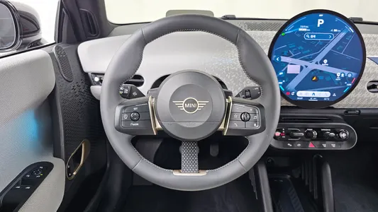 MINI 4 SE 2024 13