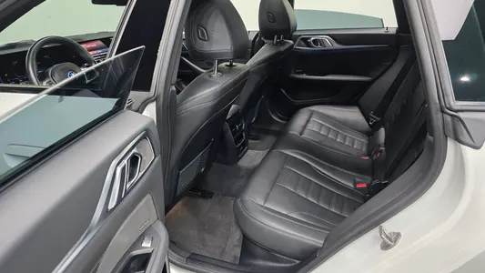 BMW i4 eDrive40 M 2022 11