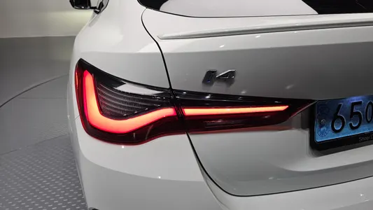 BMW i4 eDrive40 M 2022 23
