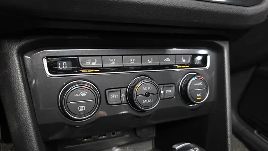Volkswagen 2 2.0 TDI 2018 17