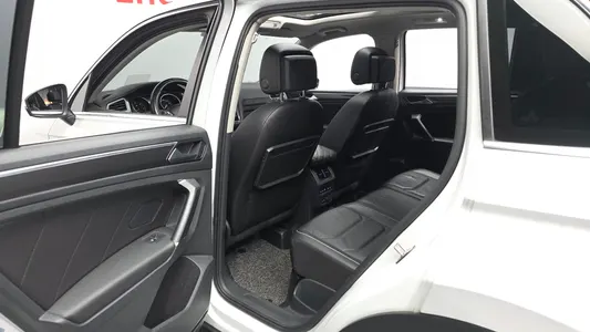 Volkswagen 2 2.0 TDI 2018 26