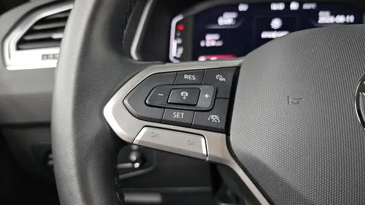 Volkswagen 2 2.0 TDI 2022 26
