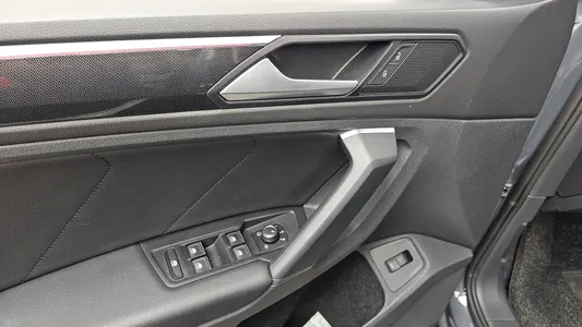 Volkswagen 2 2.0 TDI 2022 32
