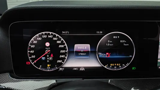 Mercedes-Benz E-Class W213 E300 4MATIC AMG Line 2019 8