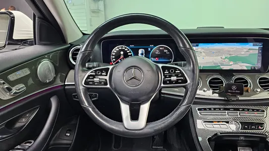 Mercedes-Benz E-Class W213 E300 4MATIC AMG Line 2019 13