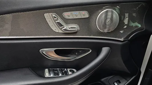 Mercedes-Benz E-Class W213 E300 4MATIC AMG Line 2019 16