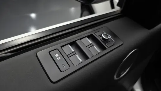 Land Rover 5 D300 HSE 2021 33
