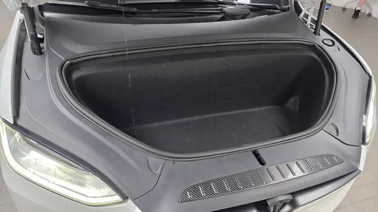 Tesla X 2020 6