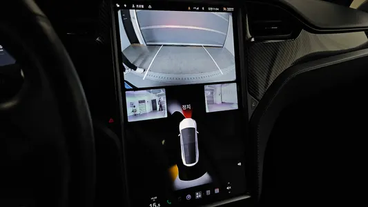 Tesla X 2020 14