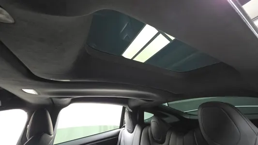 Tesla X 2020 19