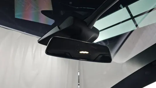 Tesla X 2020 32