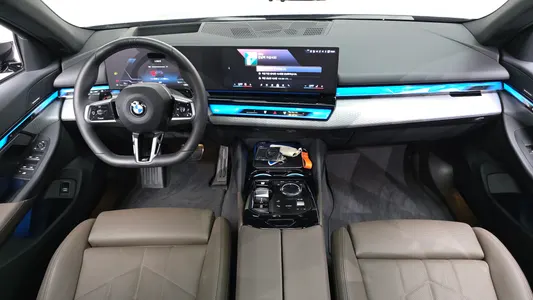 BMW 5 Series (G60) 520i M 2025 7