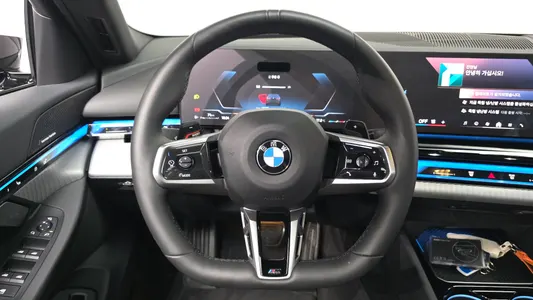 BMW 5 Series (G60) 520i M 2025 13