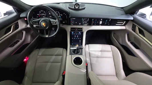 Porsche 타이칸 4S 2023 7