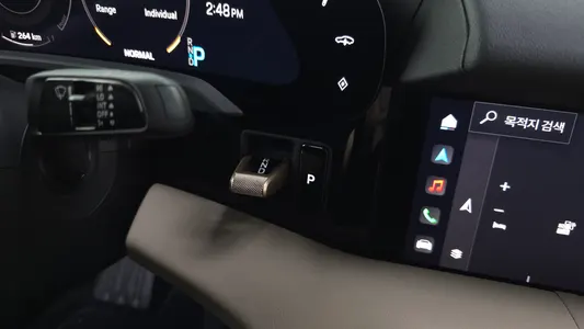 Porsche 타이칸 4S 2023 9