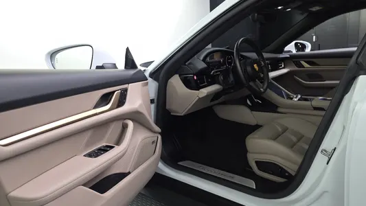 Porsche 타이칸 4S 2023 10
