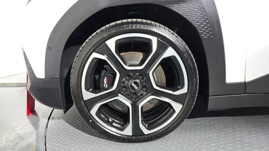 MINI 1 SE 2025 5
