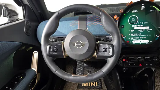 MINI 1 SE 2025 13