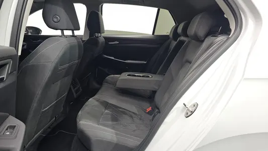 Volkswagen 8 2.0 TDI 2022 11